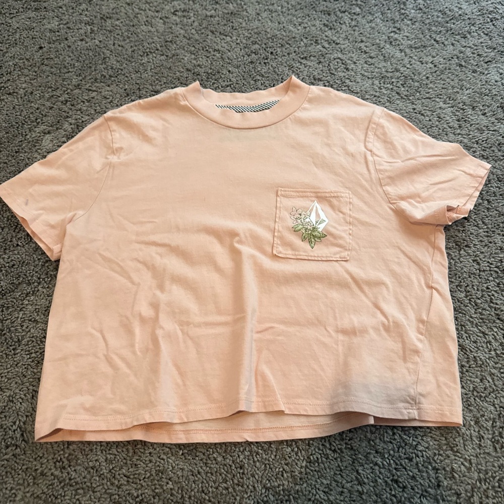 Volcome women’s croped t shirt size medium